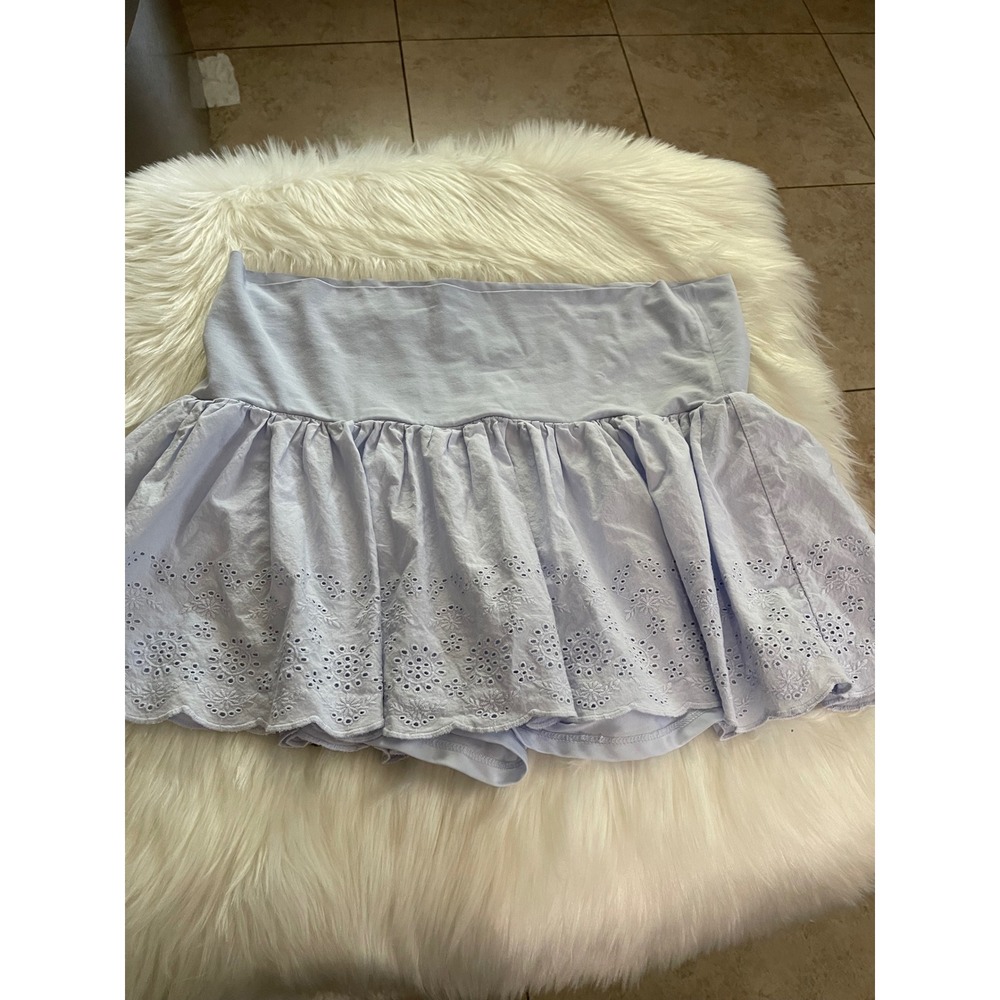 Aeropostale Fold Over Baby Blue Skirt
Lace Eyelet Women's L Fits like XXL used